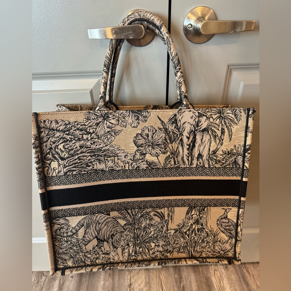 Christian Dior large Book Tote Khaki/Black - Picture 3 of 13